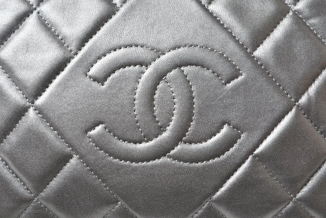 Chanel Metallic Silver Lambskin Quilted Diamond CC Camera Bag