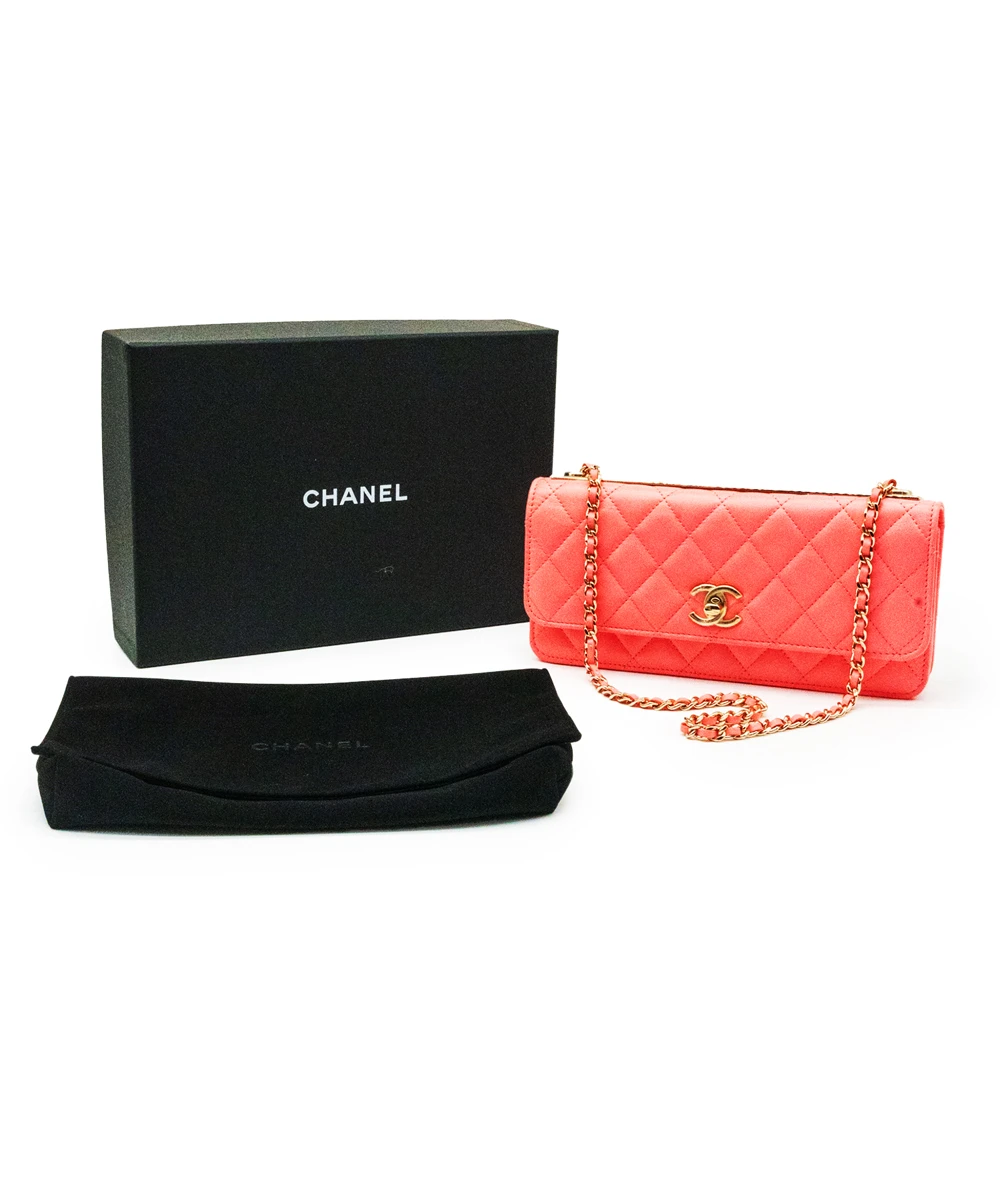 Chanel Wide Trendy CC Wallet on Chain in Hot Pink Lambskin Leather with Gold Hardware