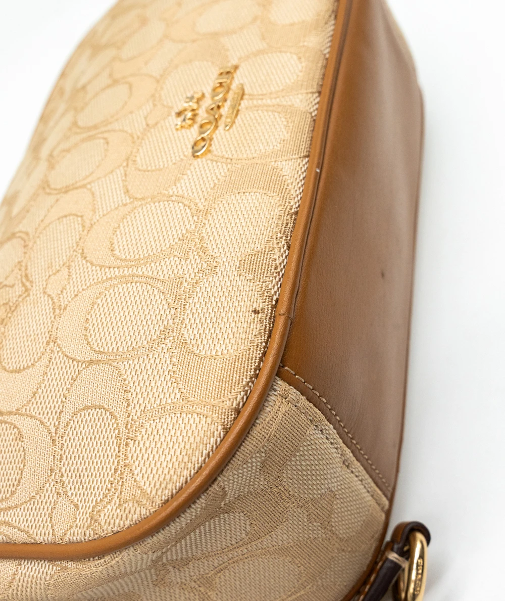 Coach Isla Chain Crossbody in Signature Jacquard - Light Khaki/Light Saddle