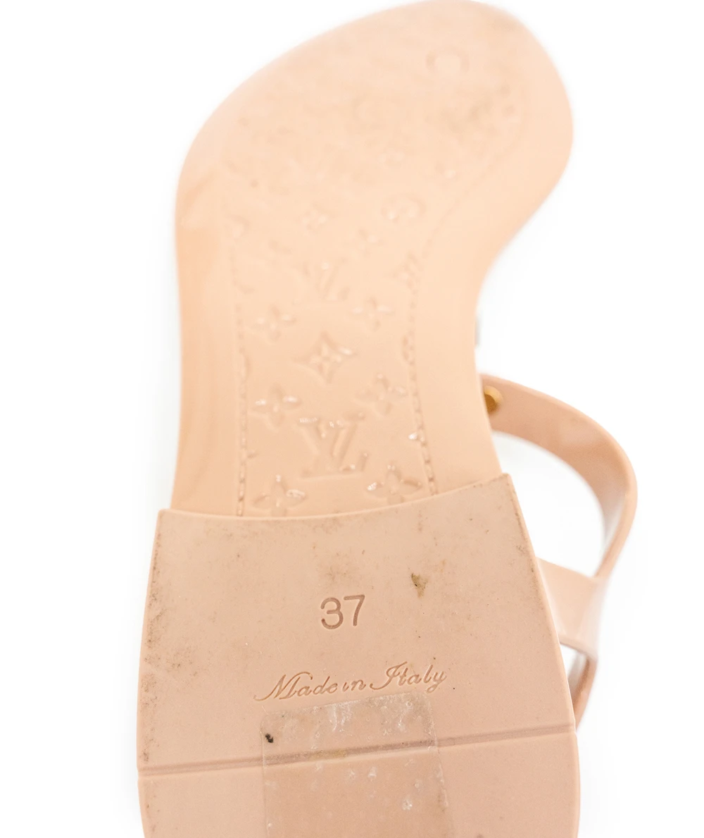 Louis Vuitton Size 37 Beige Rubber Bikini Thong Flats