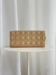 DIOR Wallet on Chain Patent Leather Caramel DB