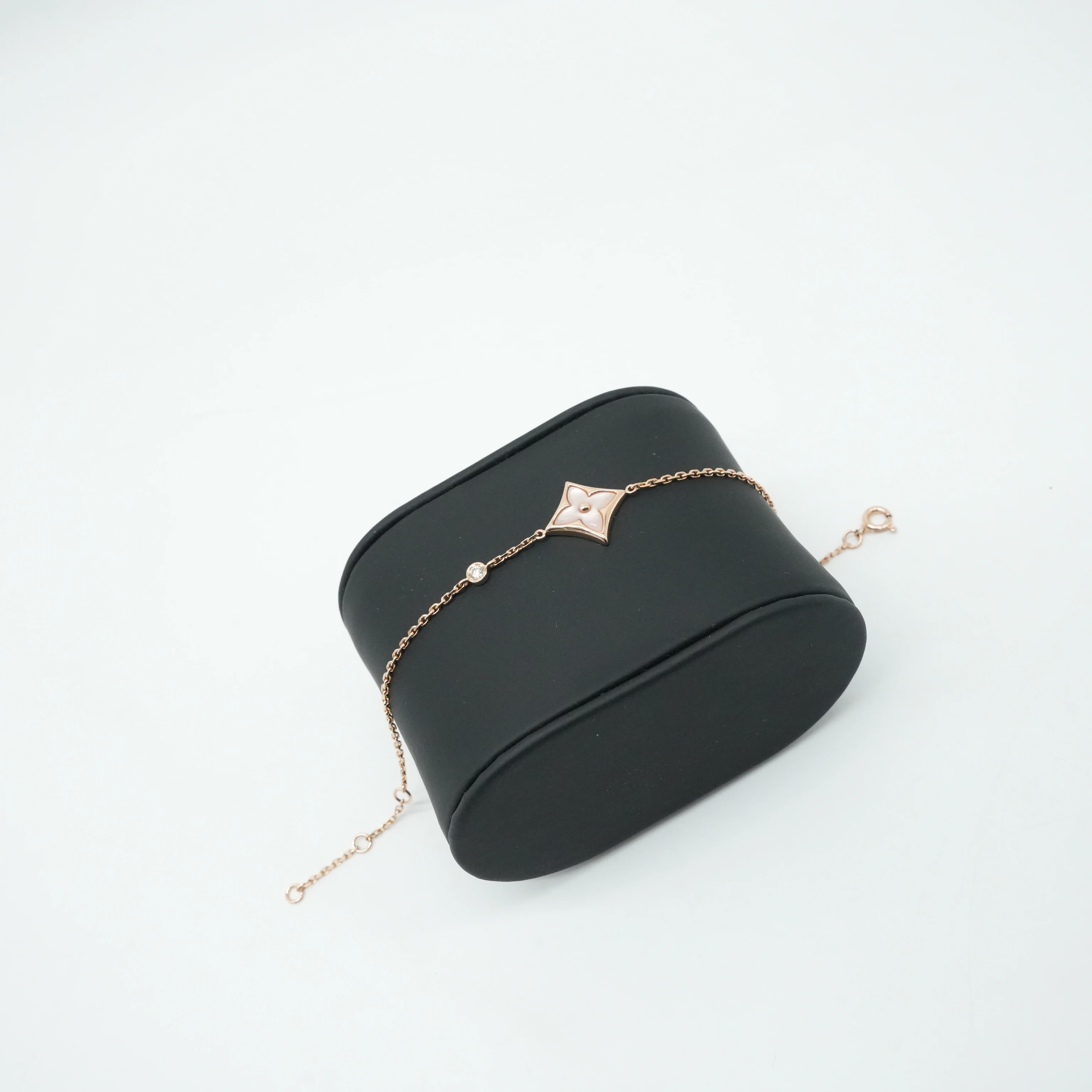 Louis Vuitton Color Blossom BB Star Bracelet, Pink Gold, White Mother-of-Pearl and Diamond
