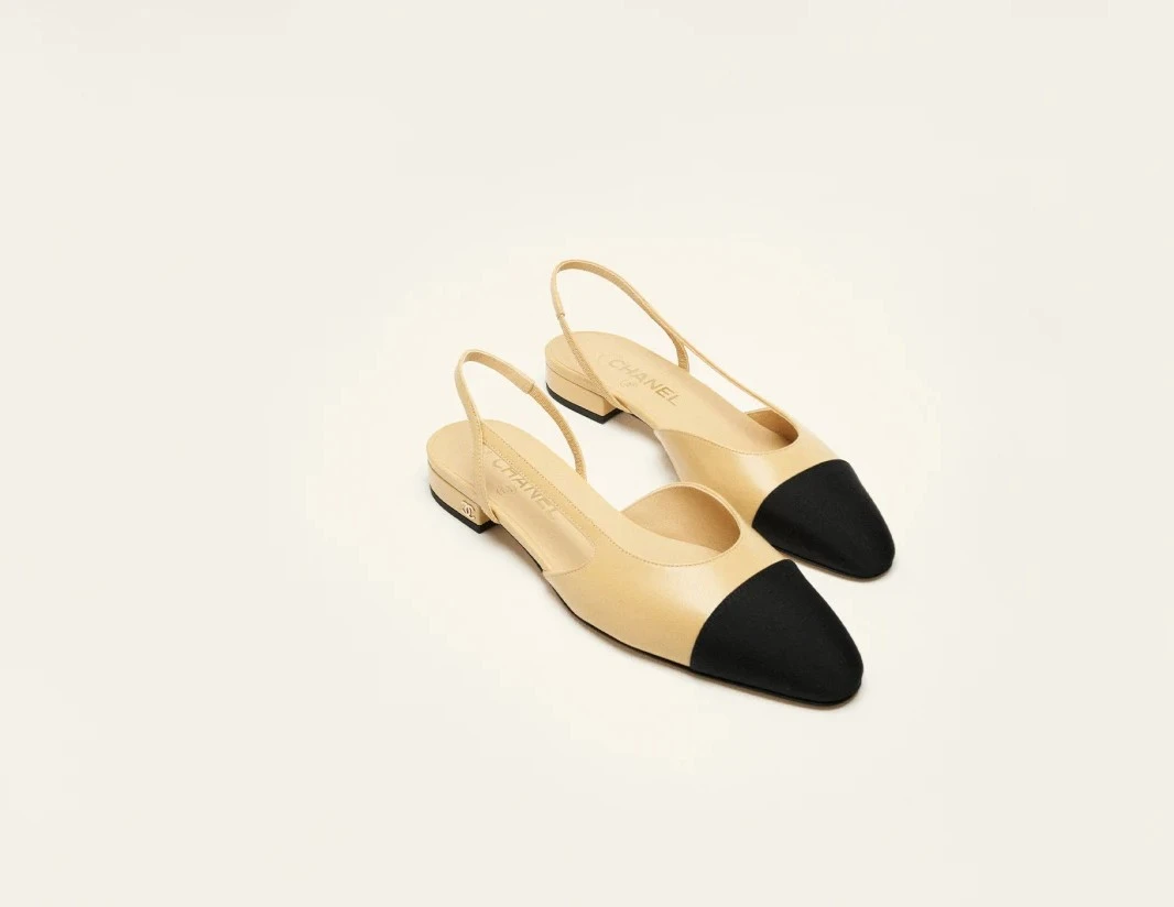 Chanel Biege and Black Slingbavk Flats Size 38 BO/DB Full Set