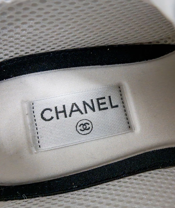 Chanel Size 41 23C Silver Grey Crystals CC Logo Suede Sneakers