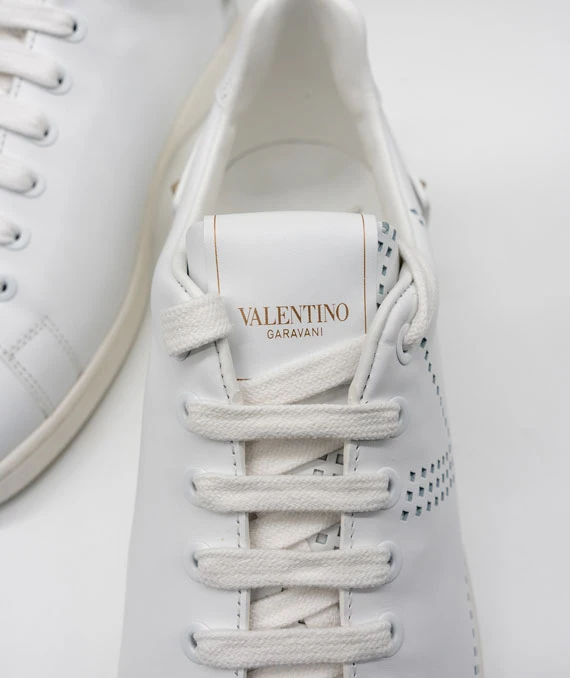 Valentino Size 41 White Leather Backnet Rockstud Low Top Sneakers