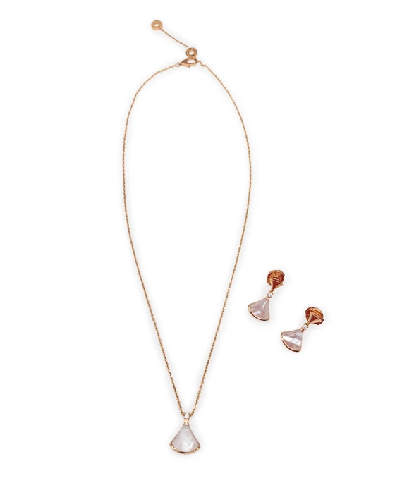 Bvlgari Divas' Dream Diamond and Mother of Pearl 18k Rose Gold Necklace with Matching Earrings Set