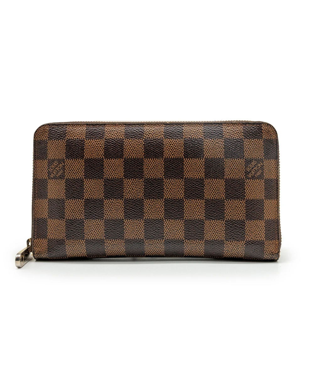 Louis Vuitton Damier Ebene Coated Canvas Zippy Wallet