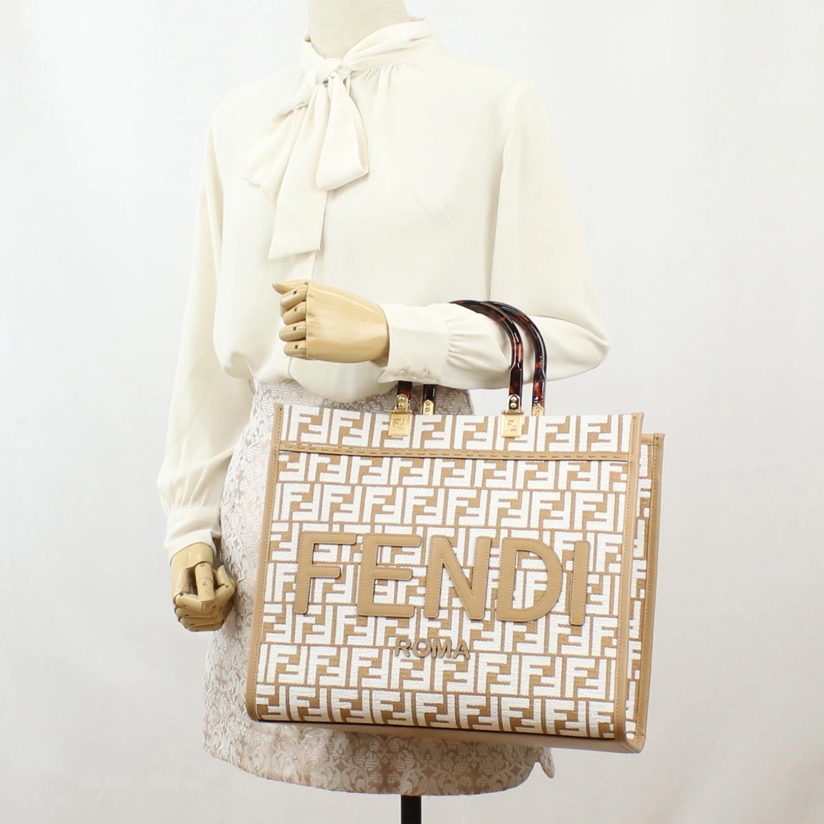 Fendi white tote online