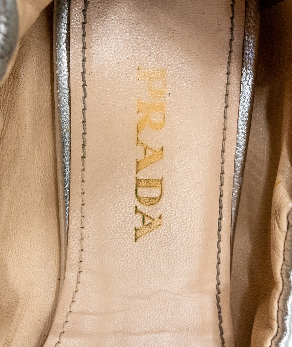 Prada Silver Leather Bow Scrunch Ballet Flats in Size 37