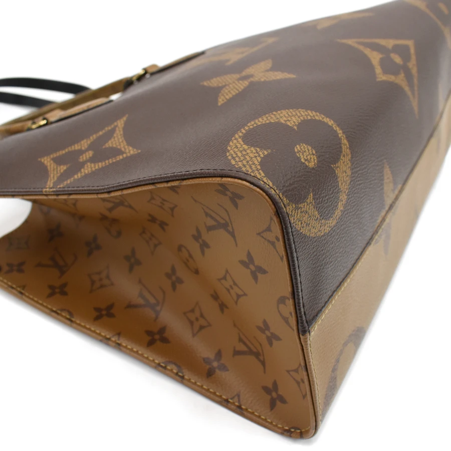 Louis Vuitton Reverse Monogram On The Go MM Shoulder Bag